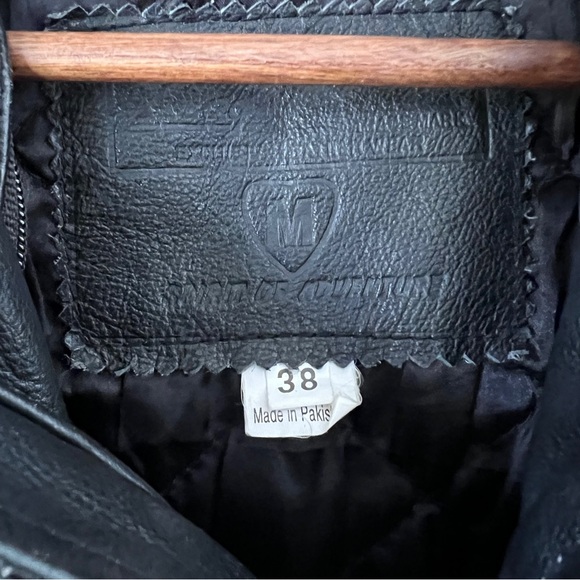 Vintage Leather Motorcycle Jacket Black with Pins Womens Size Medium Shows Wear - Picture 5 of 12